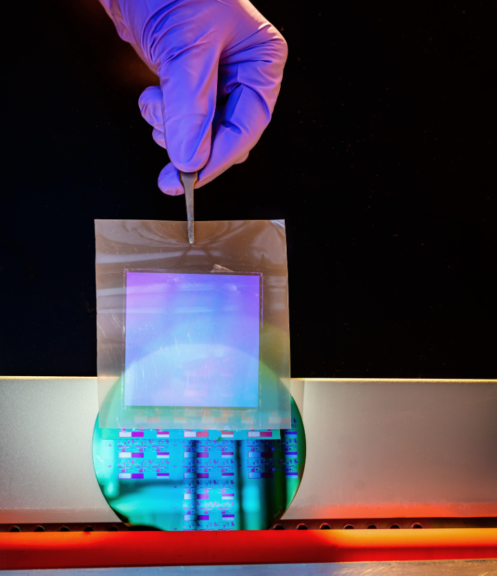 [cr][lf]&amp;lt;p&amp;gt;A freestanding sheet of single&amp;acirc;&amp;euro;&amp;lsquo;crystalline silicon nanomembrane is held above a silicon wafer patterned with its first layer of electronic circuits.&amp;lt;/p&amp;gt;[cr][lf]
