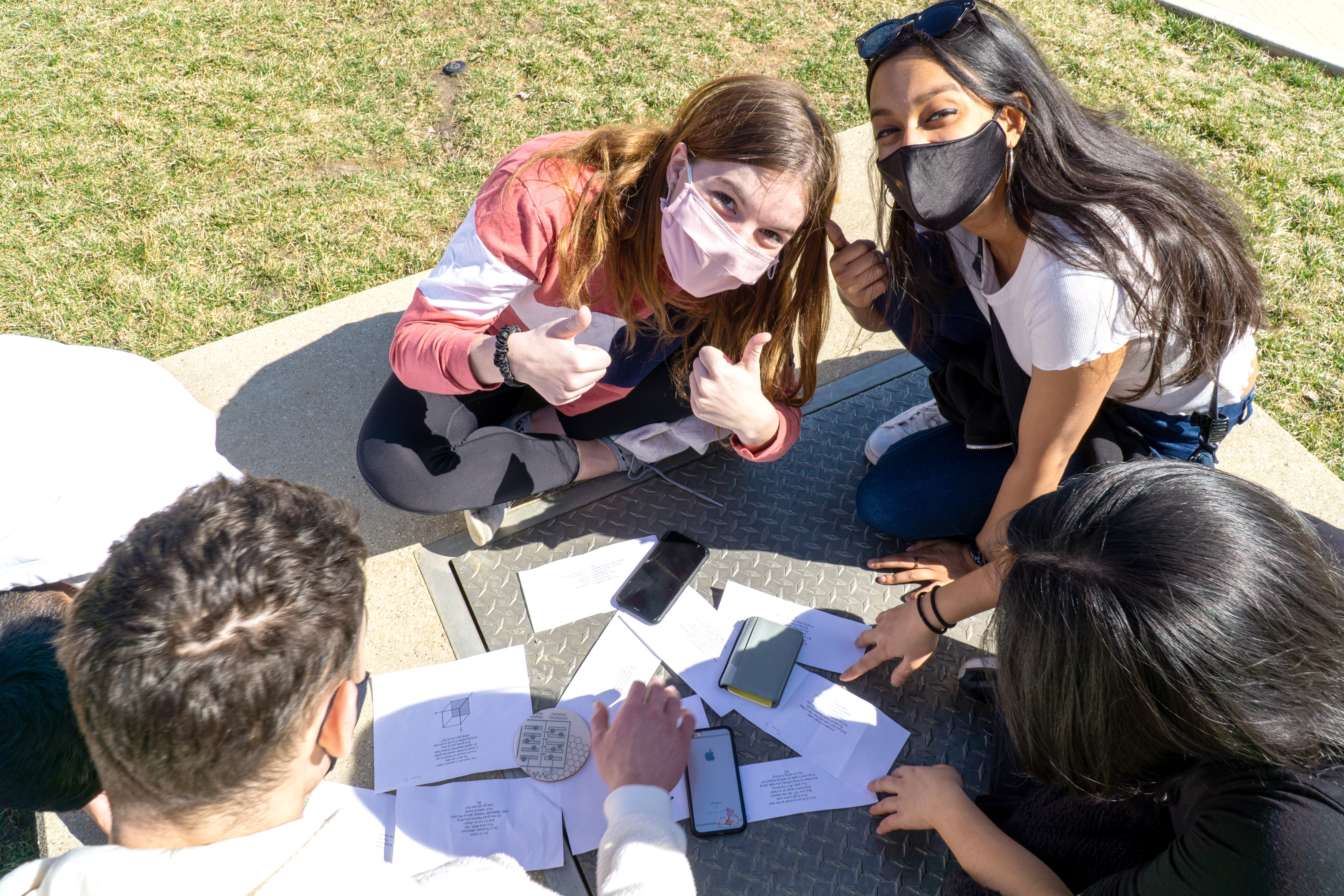 MatSE at Illinois undergraduate students Nicole Bremner, left, and Shruti Sood give a thumb&rsquo;s up during the scavenger hunt earlier in the Spring 2021 semester.